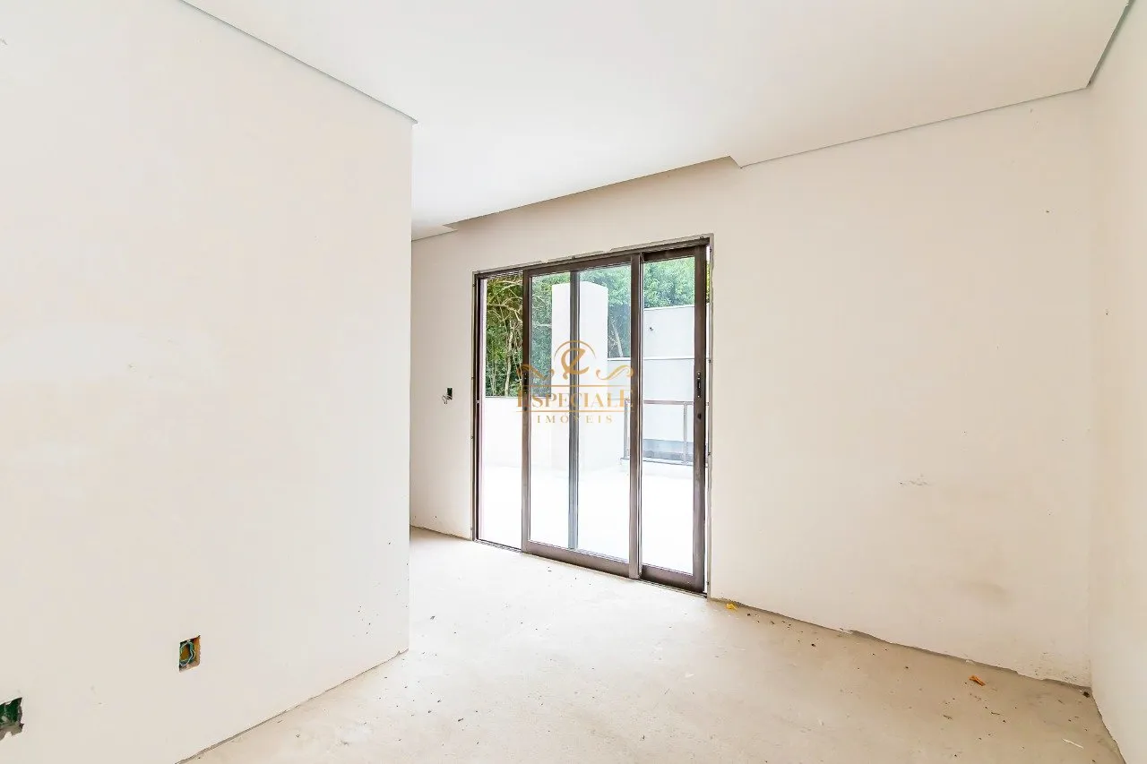 House with 3 bedrooms and a balcony in a gated community — photo 17