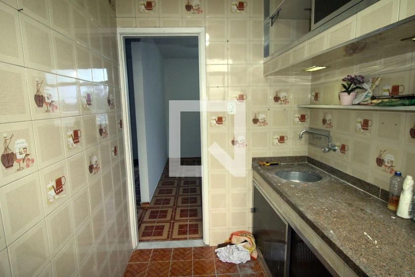 2-bedroom apartment in a building with a gym — photo 4