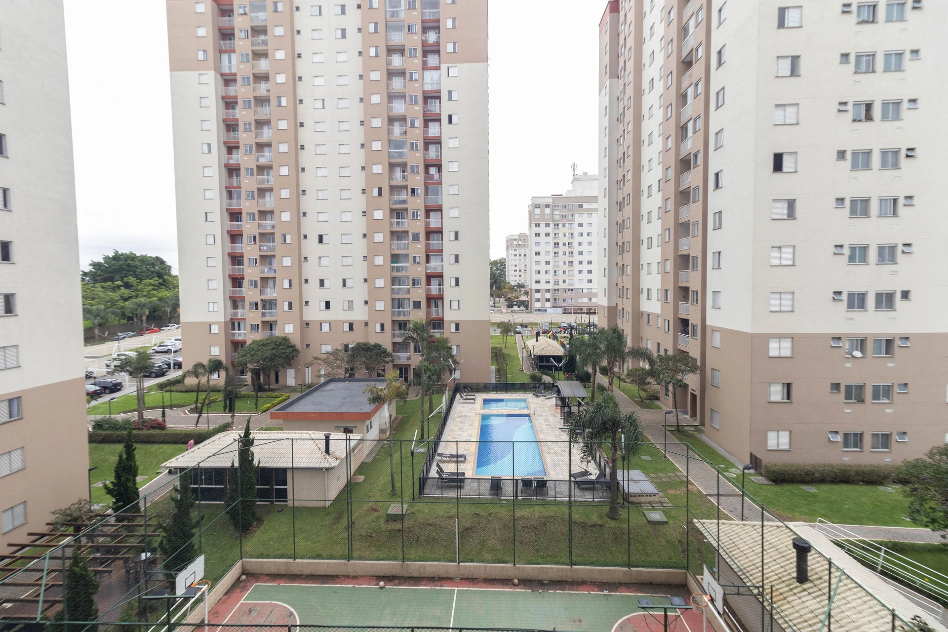 2-bedroom apartment with a home office in Curitiba — photo 53