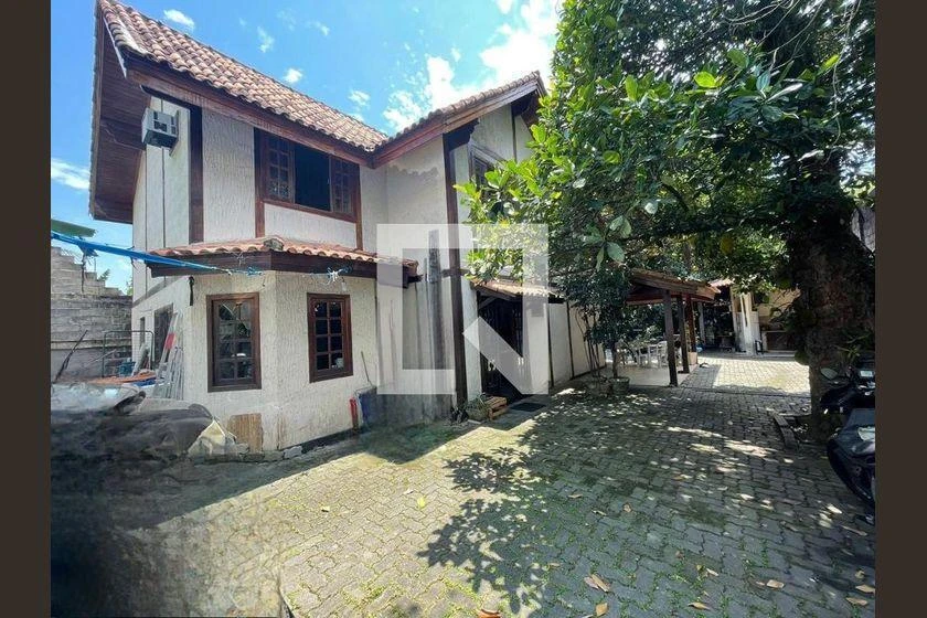 Облаштований будинок 245 м² з 4 спальнями та грилем на балконі — photo 29