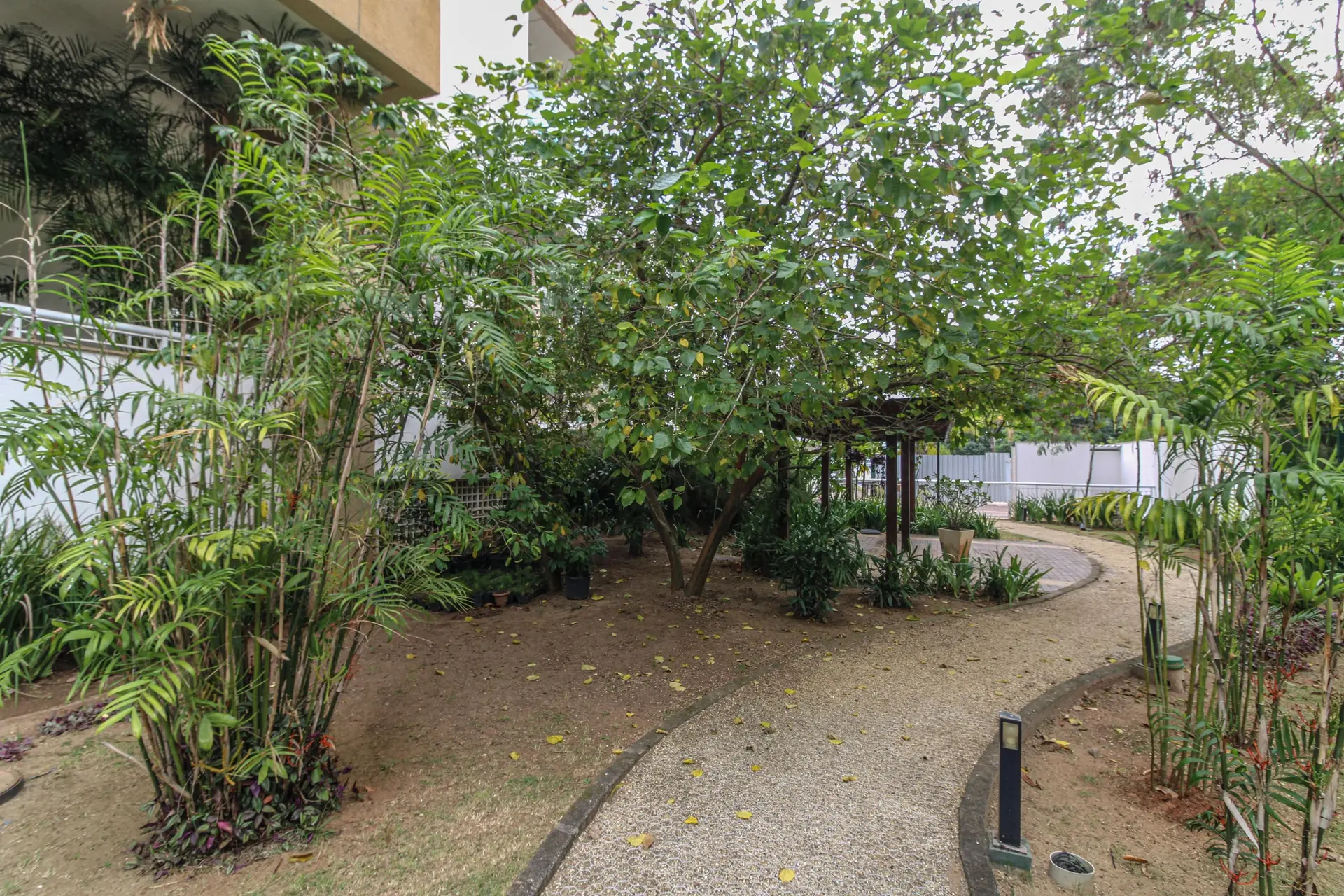 Furnished apartment, 158 m², with a water view — photo 10