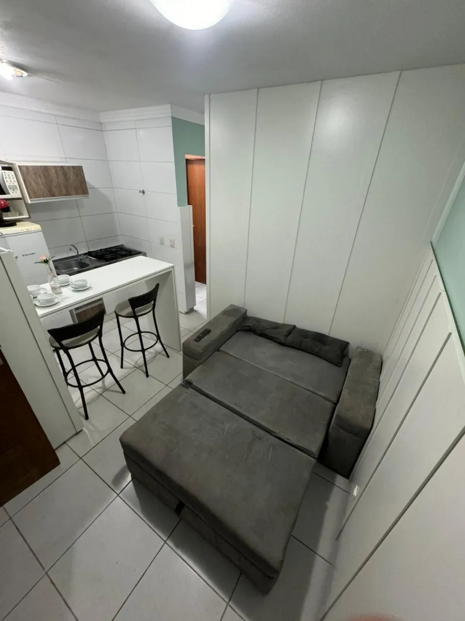 Furnished studio with 1 bedroom, 1 bathroom and parking — photo 7