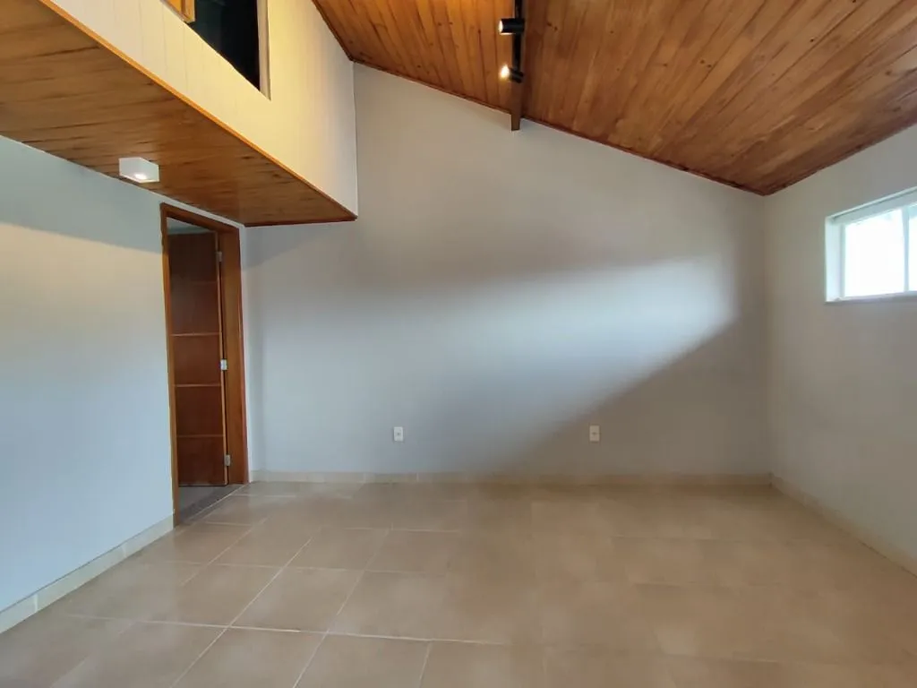 House with 5 bedrooms, 5 bathrooms, 400 m² — photo 30