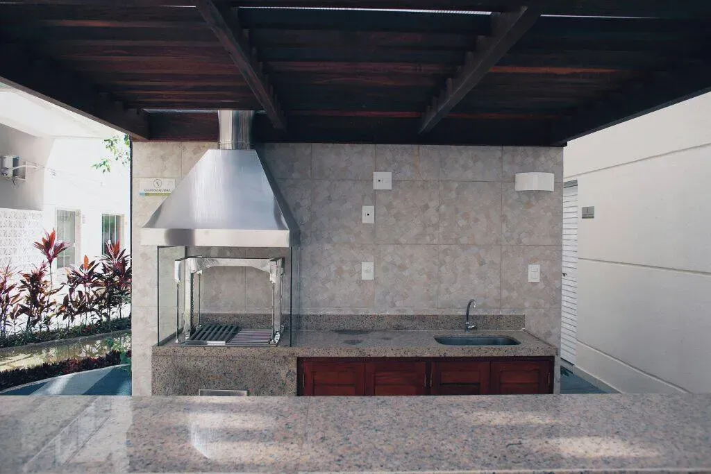 3-bedroom apartment with 4 bathrooms and a glass balcony — photo 24