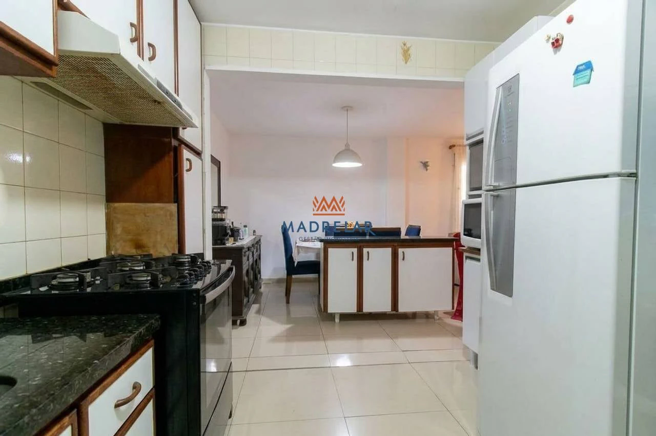 4-bedroom house with a washing machine in Curitiba — photo 9