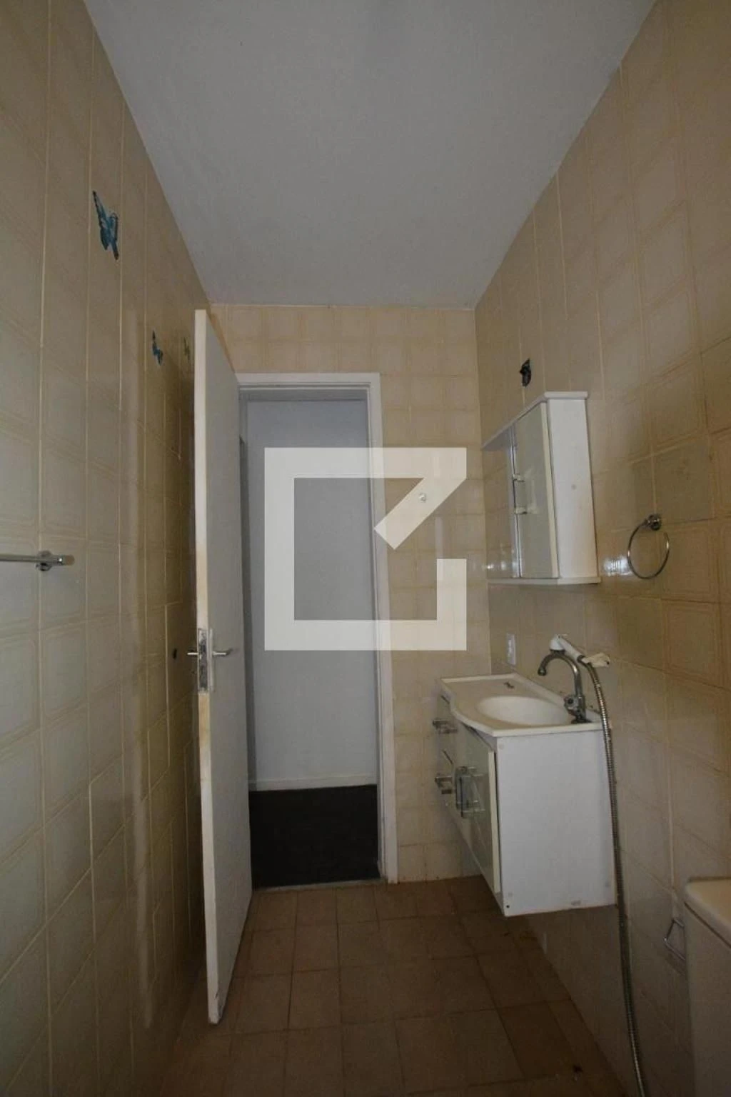 3-bedroom apartment with a private BBQ area — photo 25
