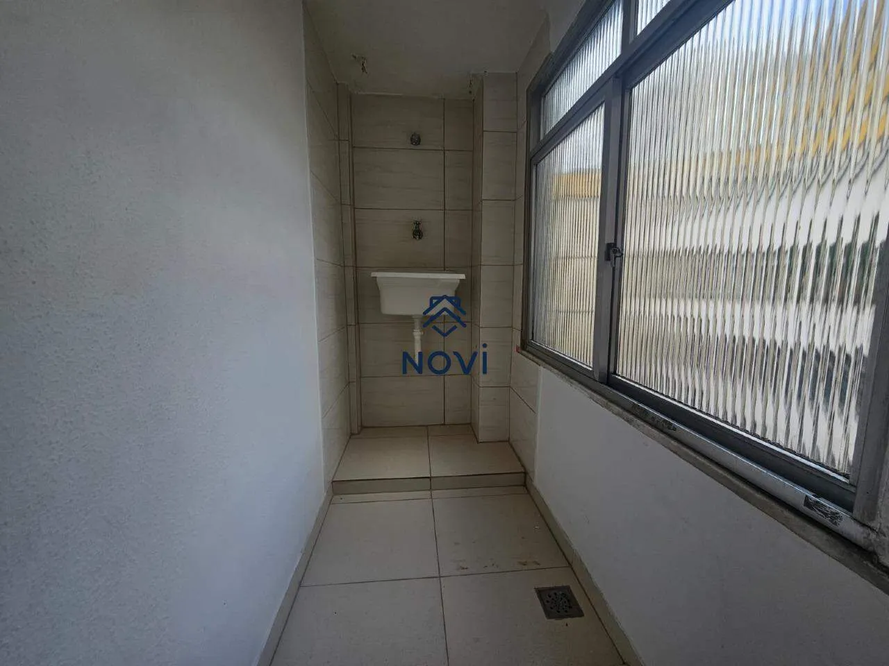 1-bedroom apartment with balcony and 48 m² — photo 18