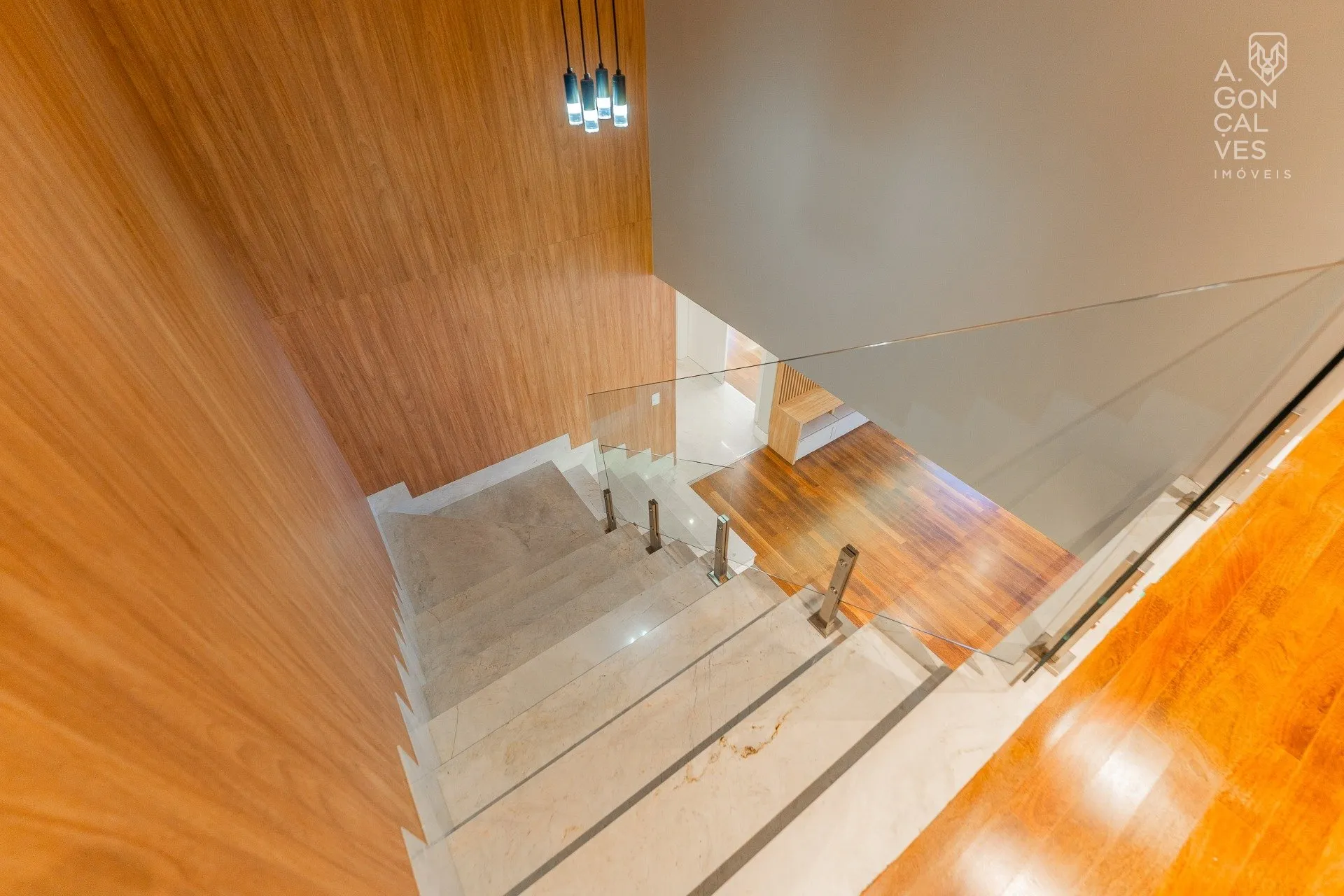 House with 4 bedrooms and 5 bathrooms, 5 parking spots — photo 32
