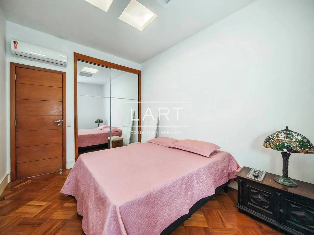 3-bedroom apartment with a water view in Rio de Janeiro — photo 12