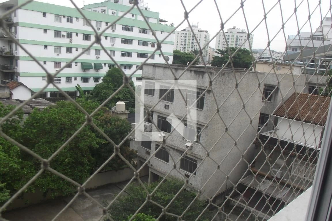 Furnished apartment with 3 bedrooms and enclosed balcony — photo 21