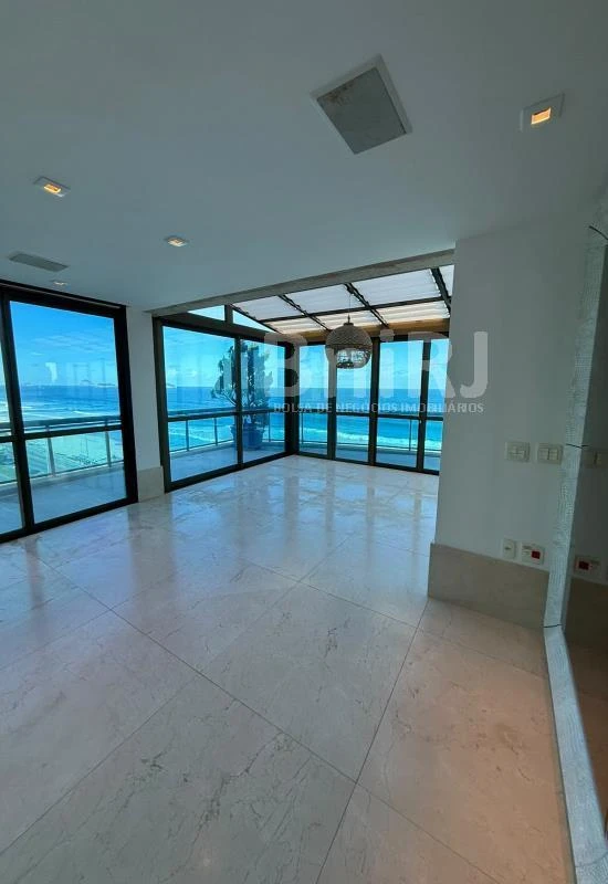 Квартира 779 м² без меблів із 4 спальнями-сюїтами — photo 34