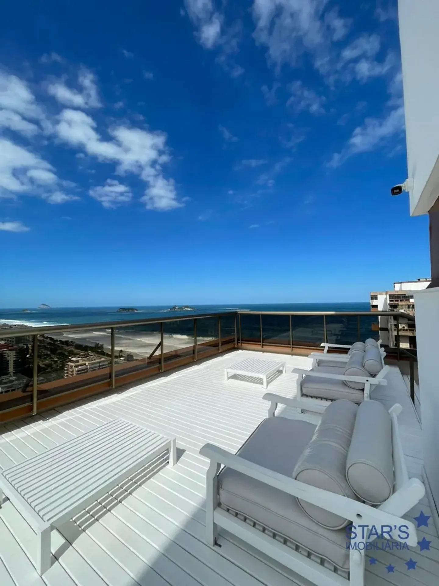 1-bedroom apartment with balcony and city-view outlook — photo 21