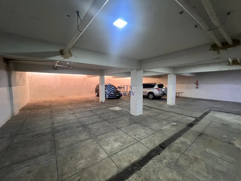 4-bedroom apartment with 5 bathrooms and a balcony — photo 41