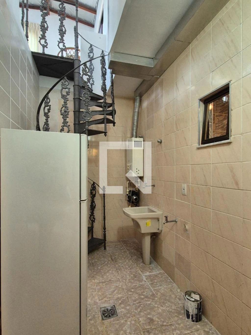 Furnished apartment with 3 en-suite bedrooms and 3 baths — photo 29