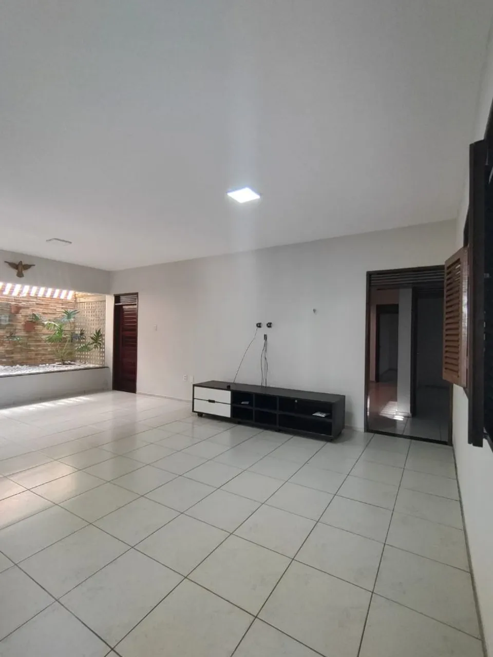 Дом: 4 спальни, 250 м²