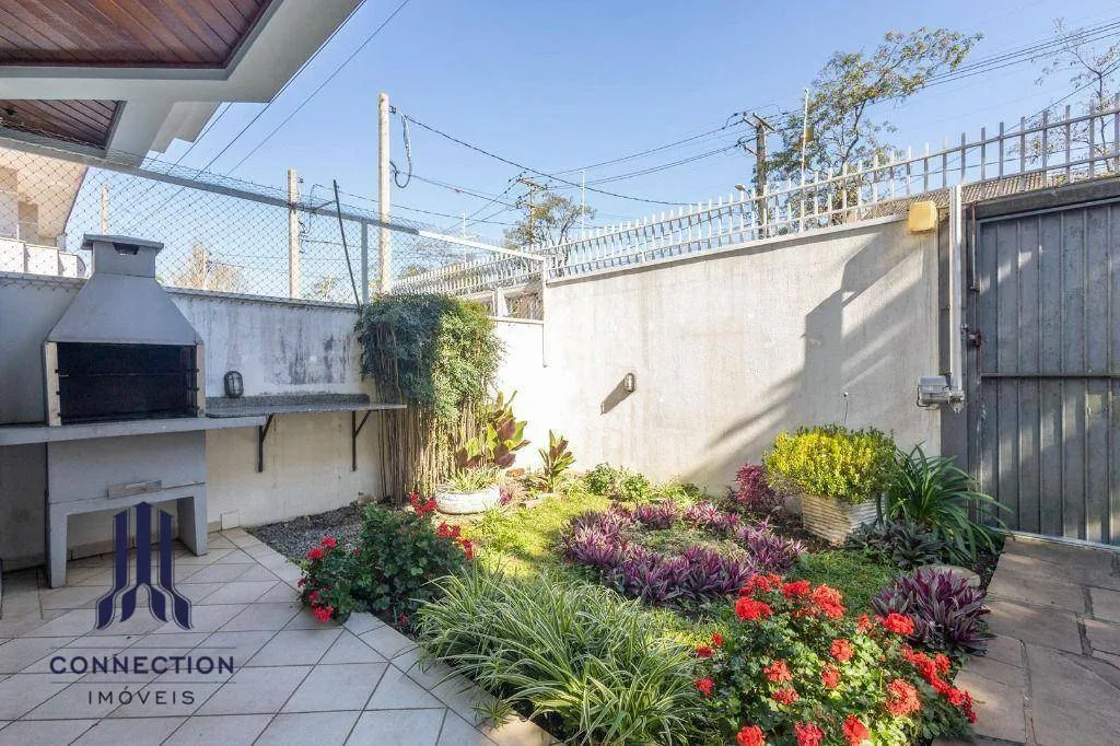 Triplex house with a private garden and BBQ — photo 6