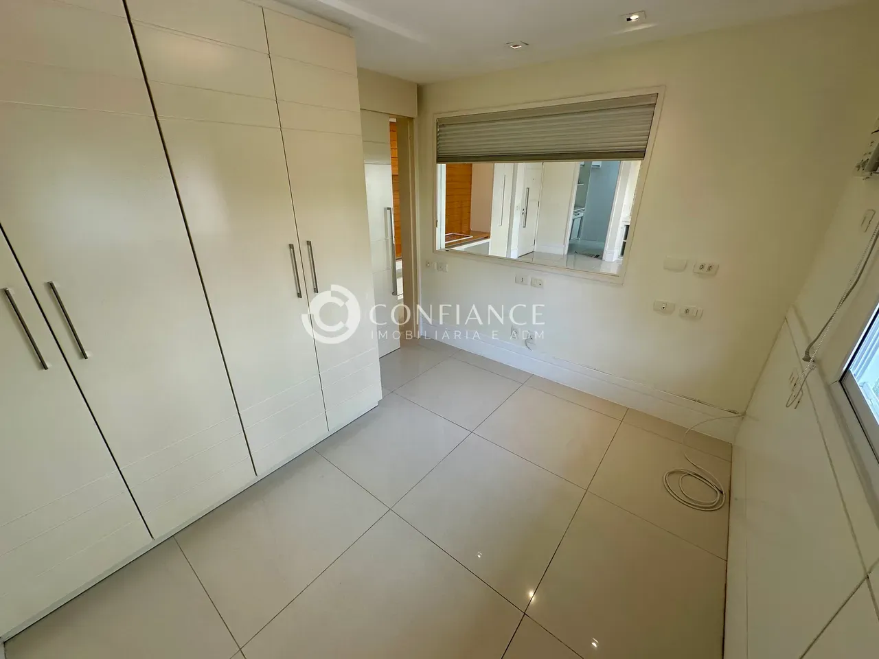 2-bedroom apartment with 2 bathrooms and a balcony — photo 9