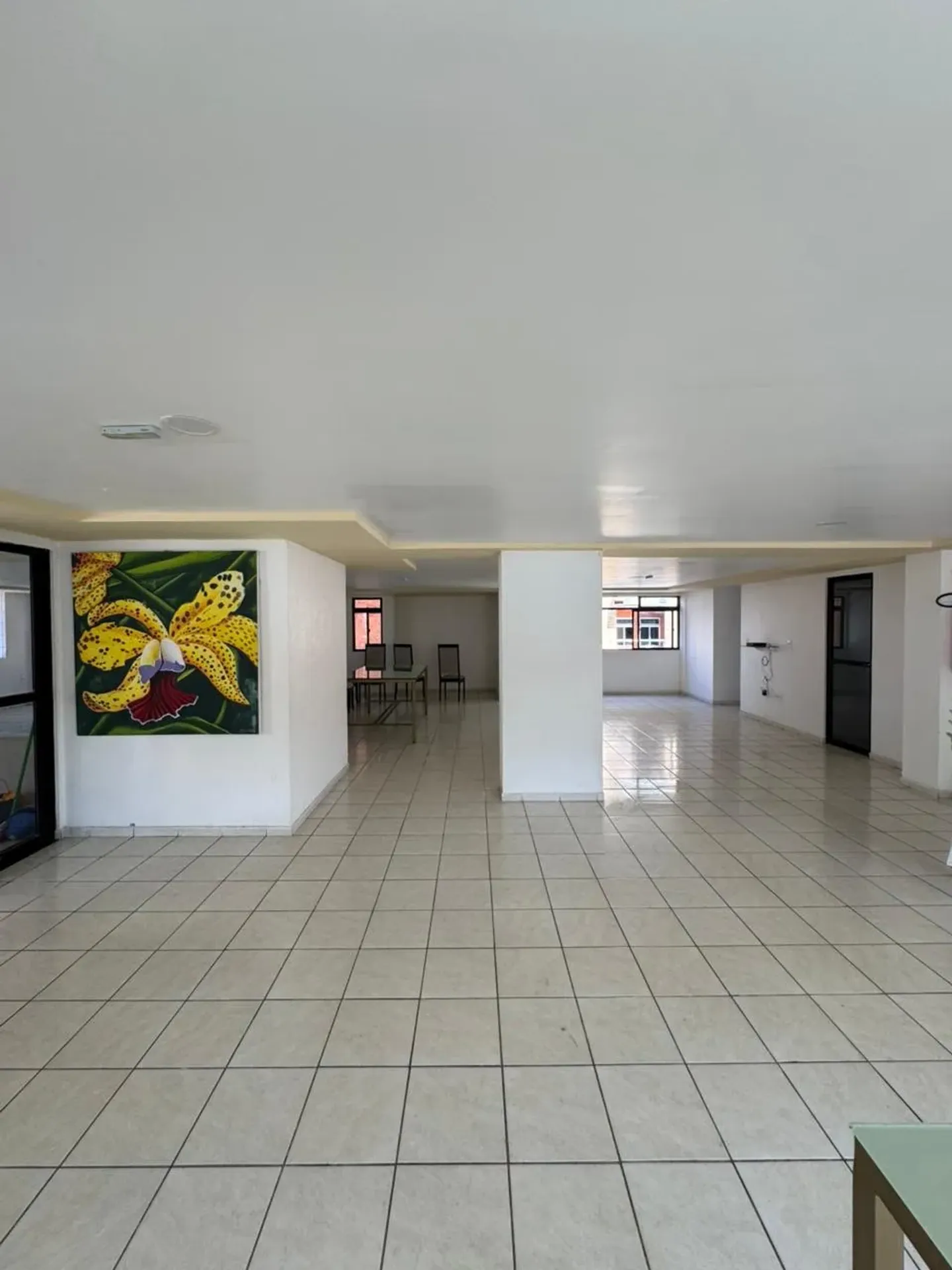 127 m² apartment with a separate kitchen and 3 bedrooms — photo 19