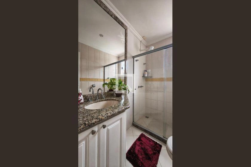 290 m² house with a bathtub and a walk-in closet — photo 44