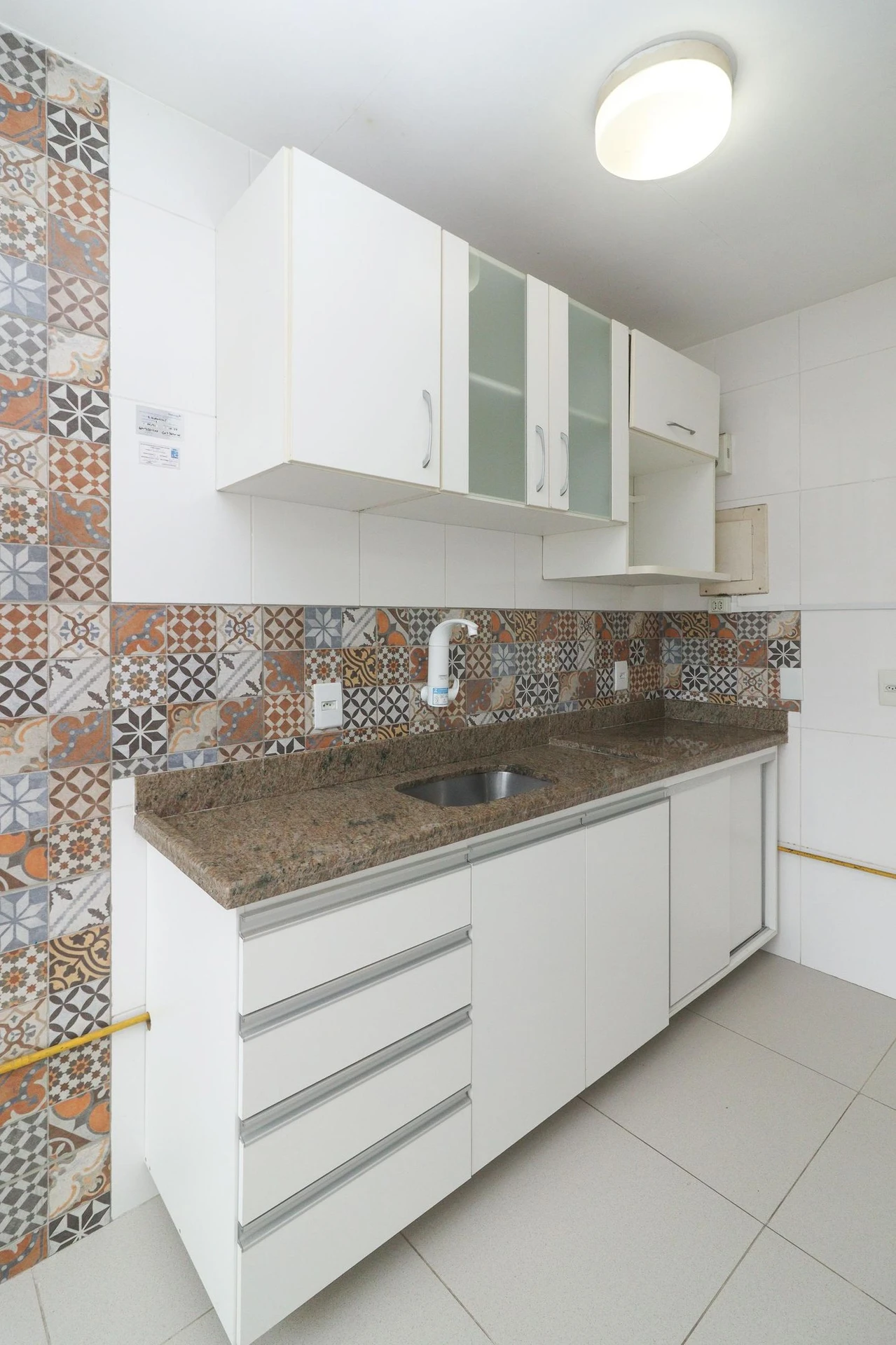 3-bedroom apartment with a mountain view — photo 15