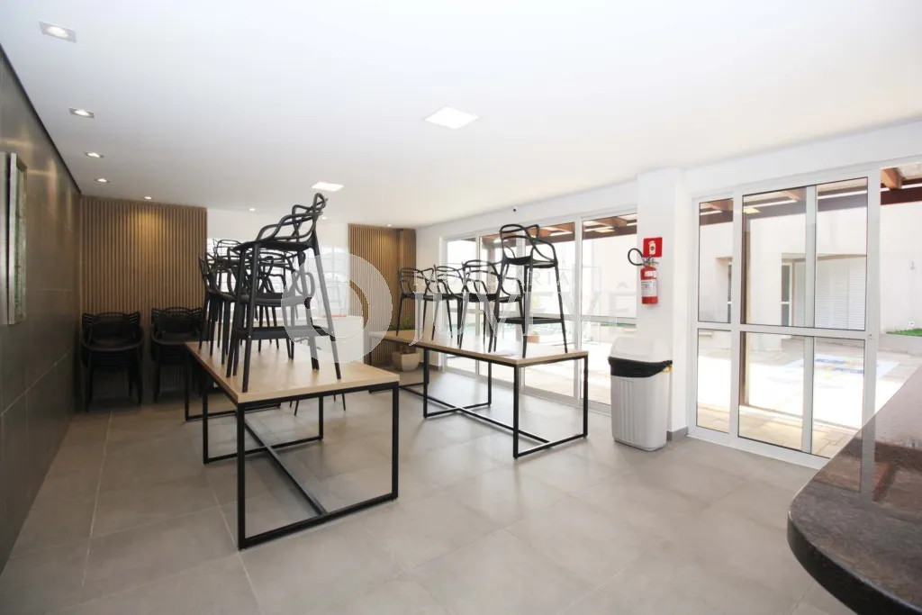 Apartment, 93 m², with a glass-enclosed balcony — photo 48