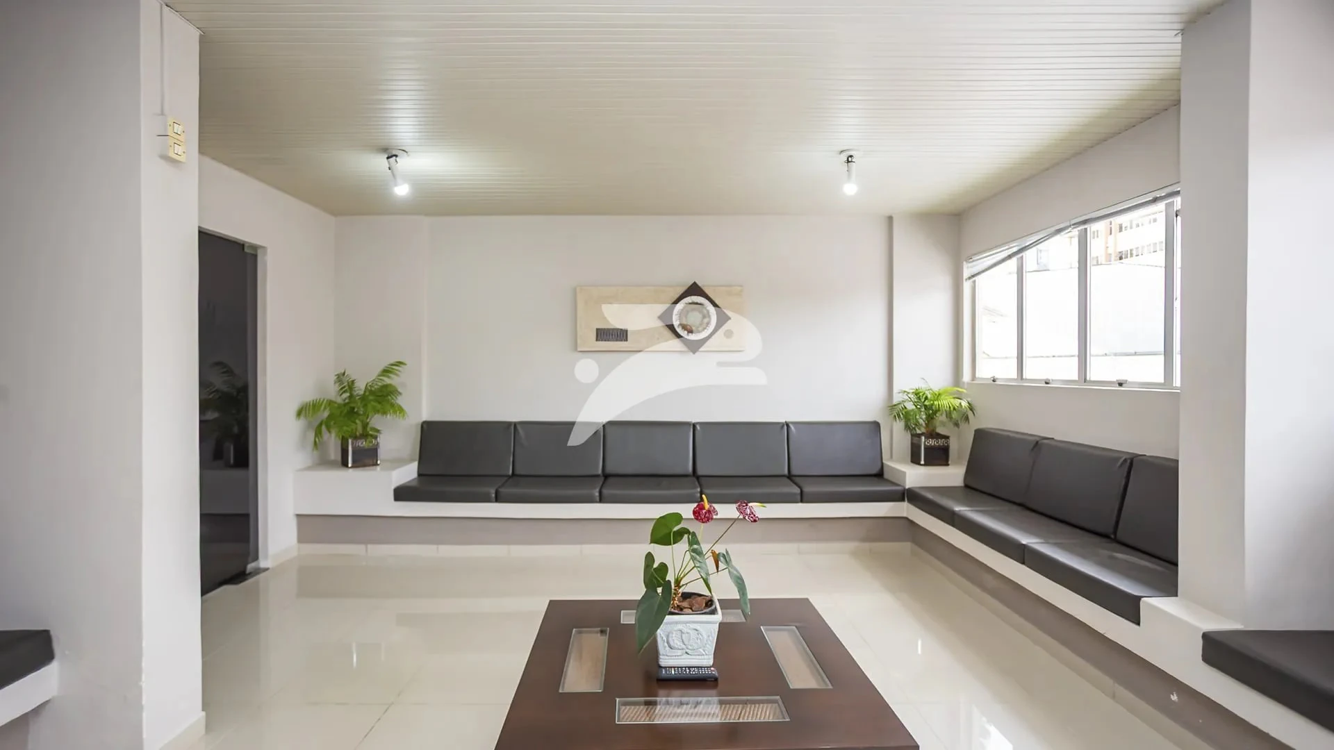 Apartamento de 2 quartos com 56 m² e cozinha separada — photo 3