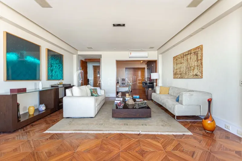 Apartamento de 4 quartos com janelas do chão ao teto — photo 7