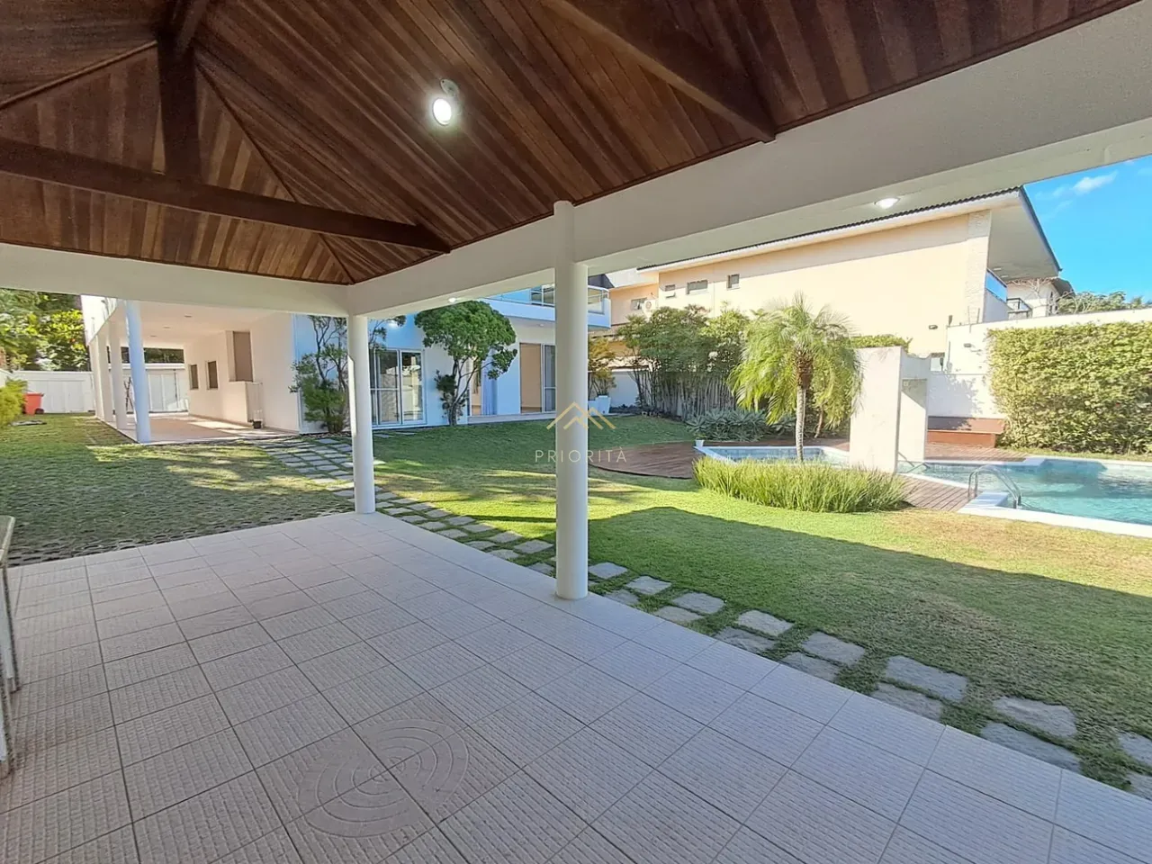 Casa em condomínio fechado com 6 quartos e 13 banheiros — photo 12