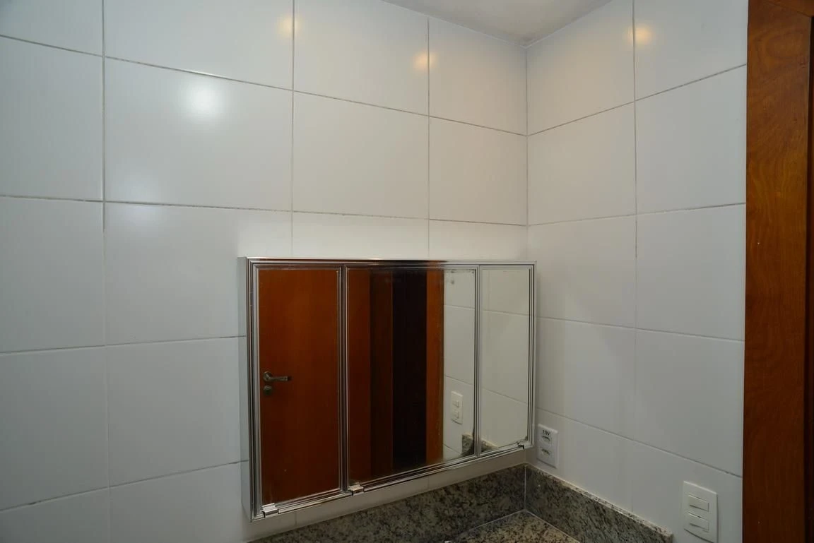 Furnished apartment, 300 m², with a glass-enclosed balcony — photo 55