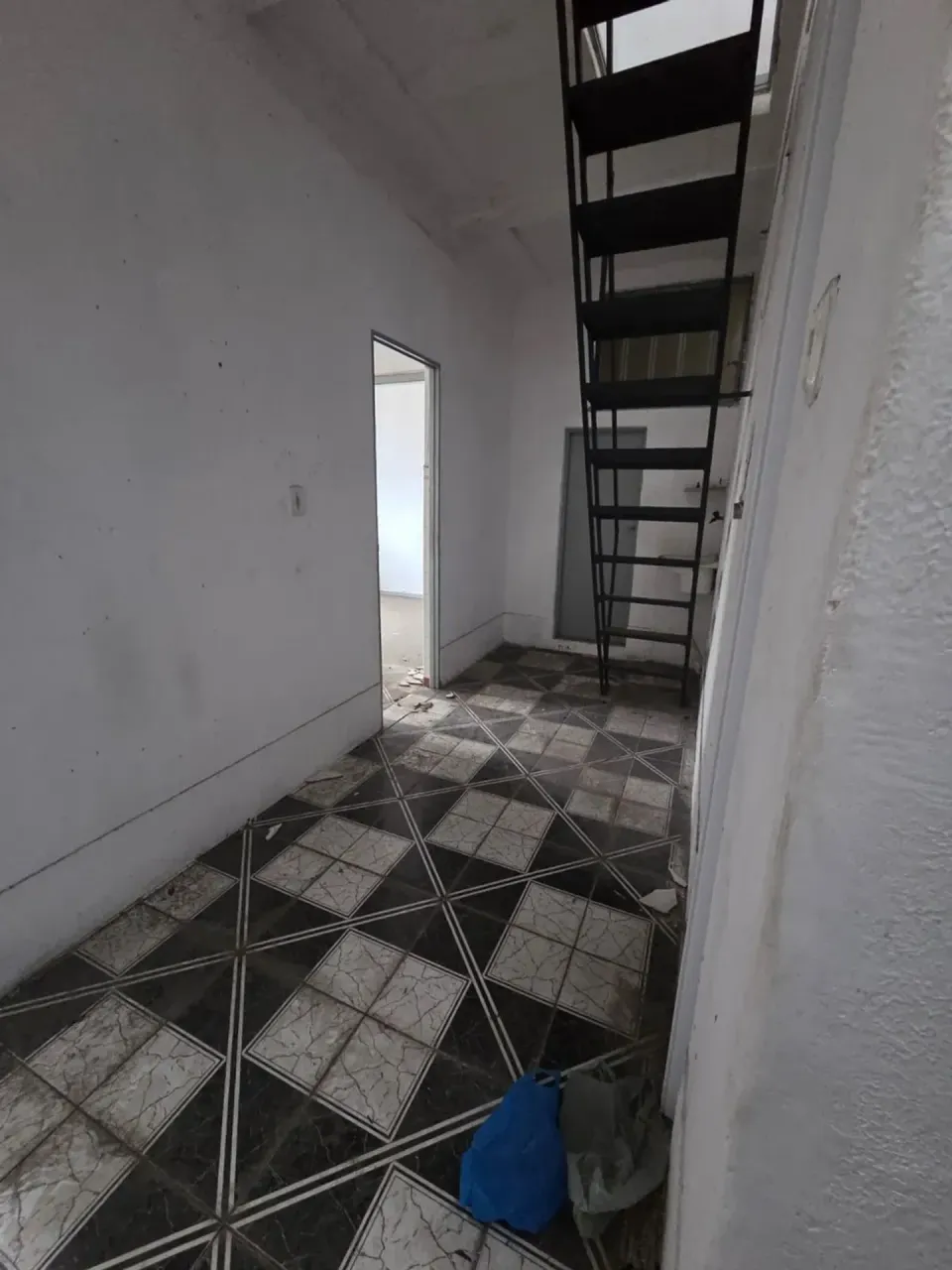 1-bedroom apartment with a separate kitchen and terrace — photo 8