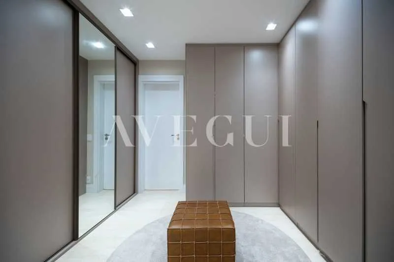 Apartment on the 6th floor with a glass-enclosed balcony — photo 26