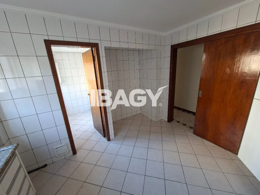 Apartamento de 4 dormitorios con 135 m² y 1 suite — photo 2