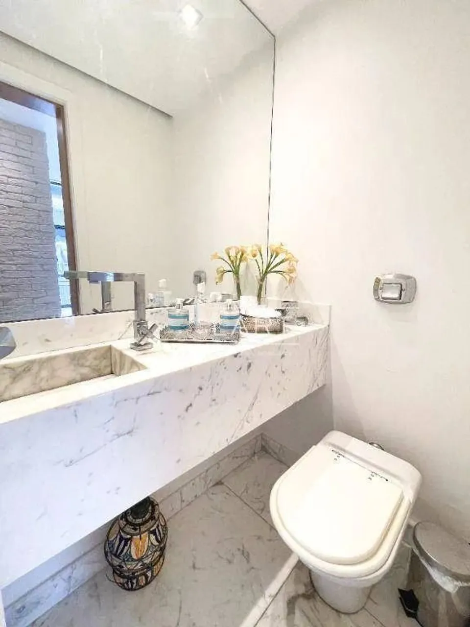 4-bedroom penthouse-style home with 324 m² kitchen — photo 4