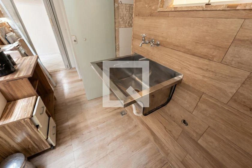 Деревянный пол или ламинат и 3 спальни: квартира 90 м² — photo 25