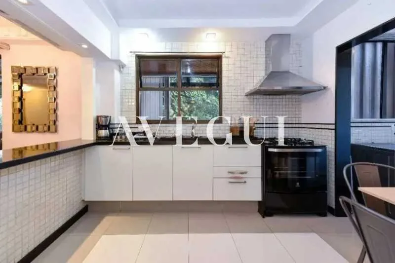 Renovated apartment with balcony, 120 m² and 2 bedrooms — photo 23