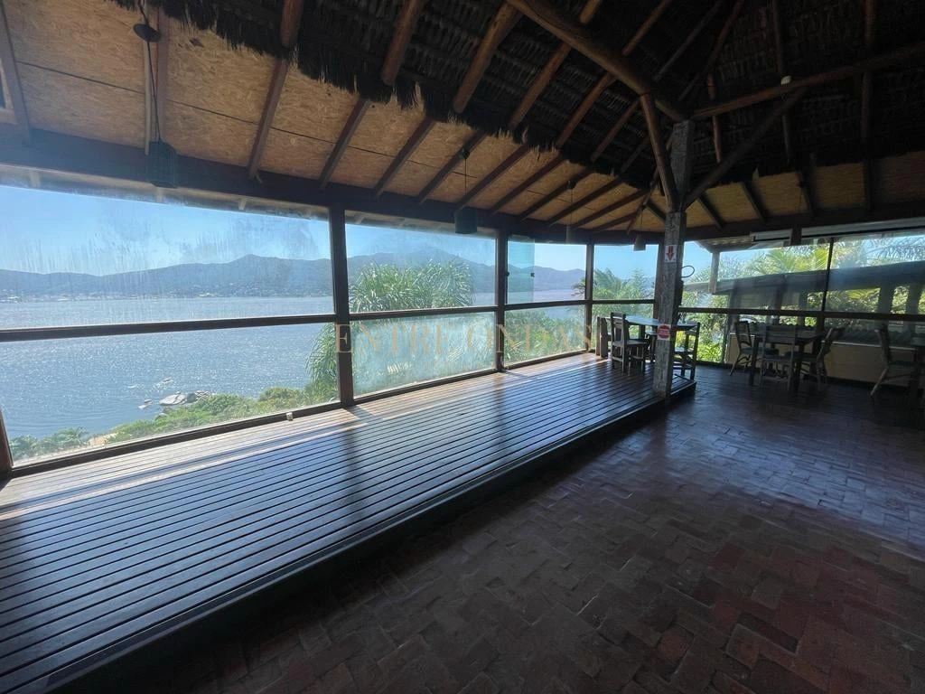 Furnished house with 8 bedrooms and 10 bathrooms, 2,500 m² — photo 12