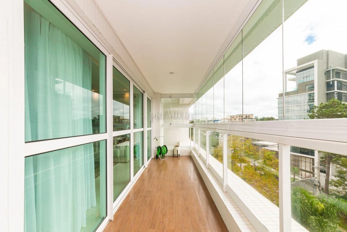 Apartment with 4 bedrooms and 5 baths, with a balcony — photo 13