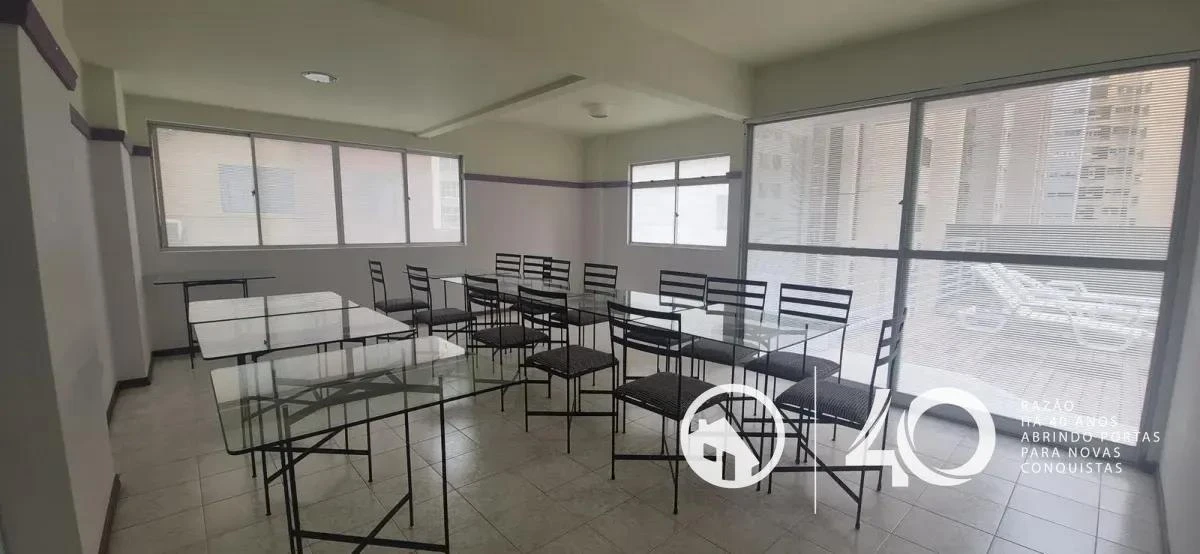 2-bedroom apartment with wood or laminate floors in Curitiba — photo 16