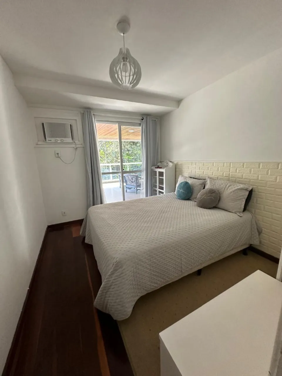 Furnished apartment, 131 m², with a glass-enclosed balcony — photo 12