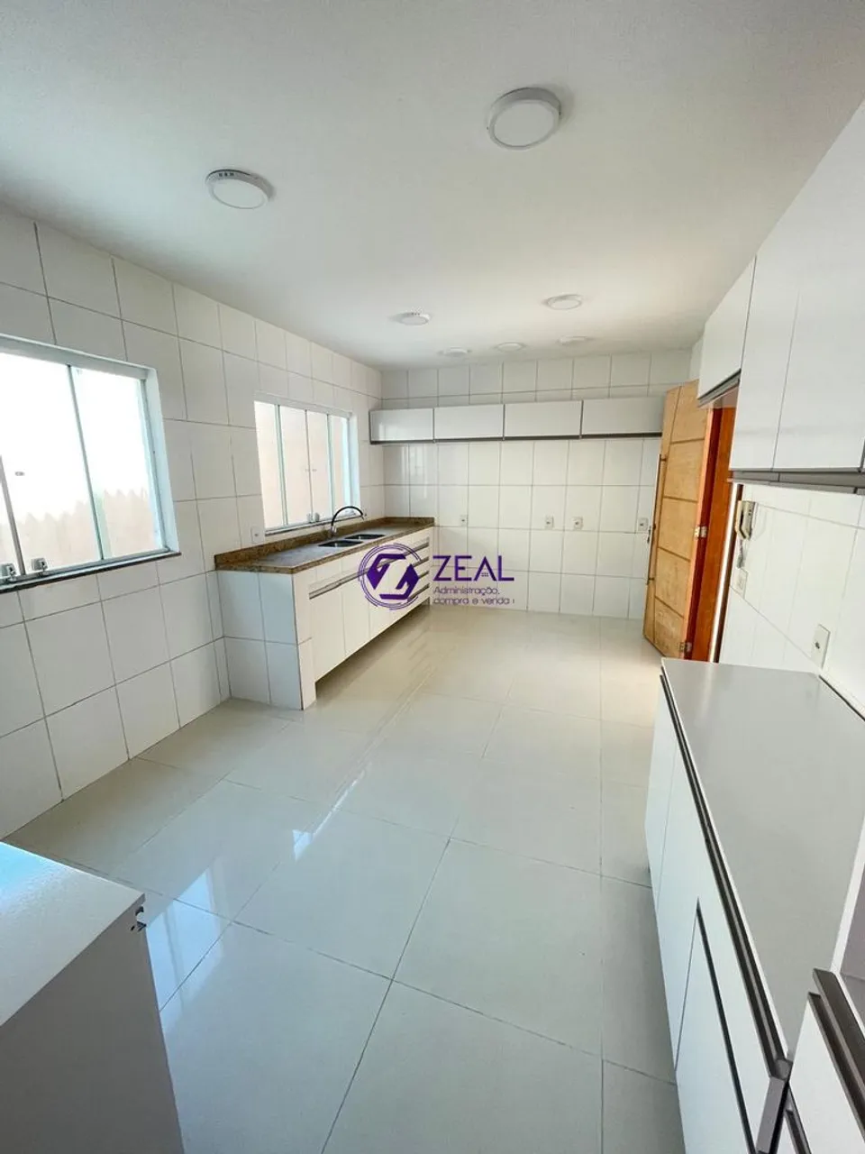 Triplex rental house with 4 suites and 220 m² — photo 6