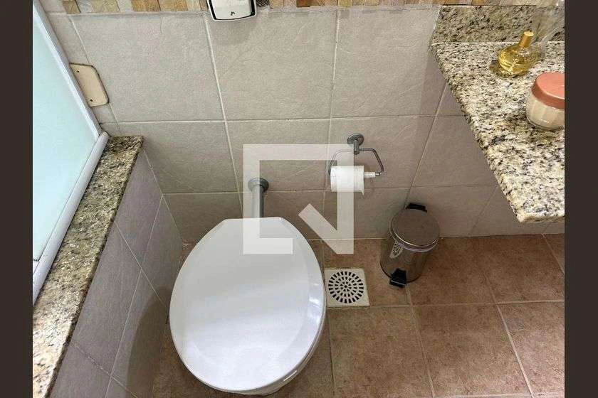 Будинок на 5 спалень з 4 ванними та приватним садом — photo 28