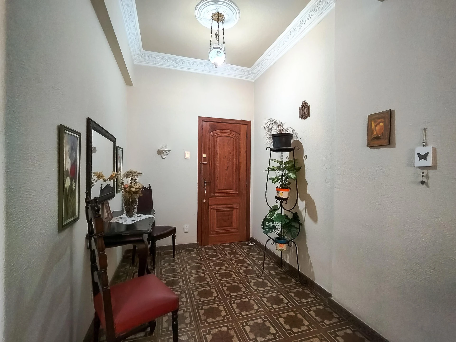 Furnished 3-bedroom apartment with 2 bathrooms — photo 41
