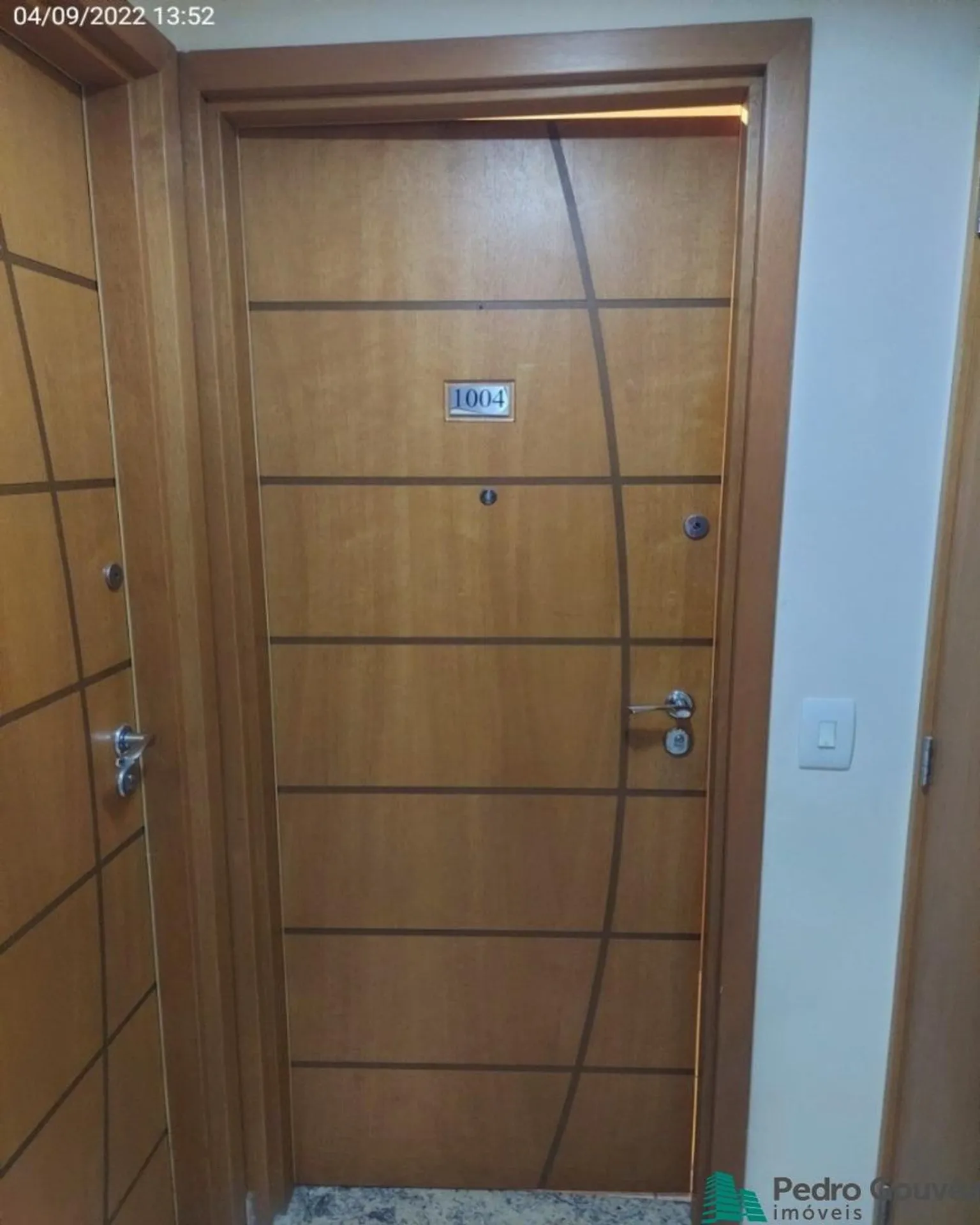 Apartamento residencial com cozinha fechada e coifa — photo 21