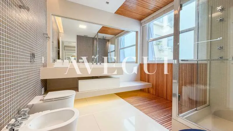 Квартира 530 м²: 4 суїти, 5 ванних і вид на воду — photo 17