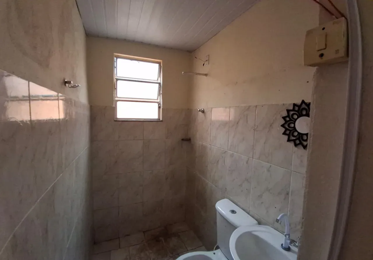 Casa independente com 2 quartos e 78 m²