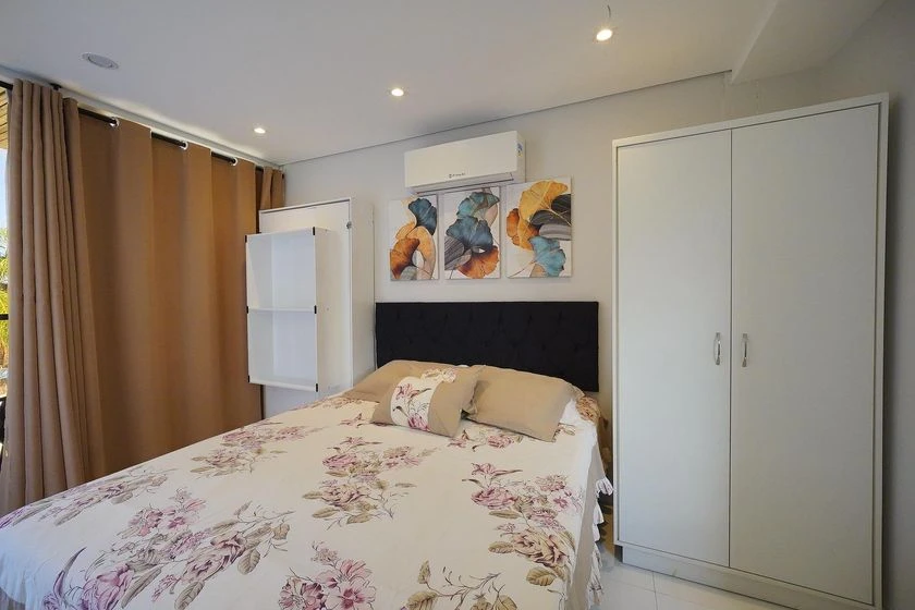 Furnished studio with balcony, 1 bedroom suite