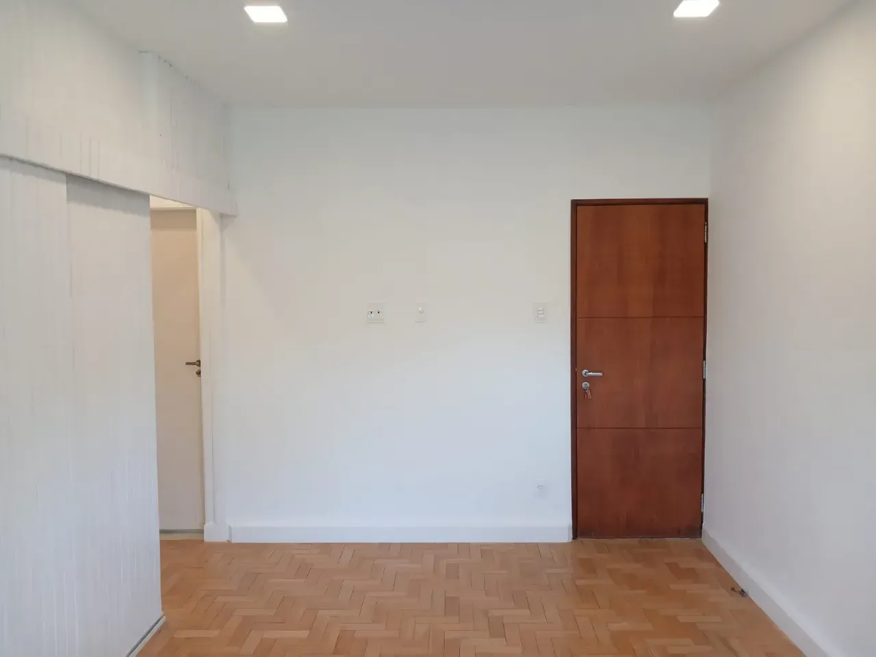 Квартира 70 м² с 2 спальнями и отдельной кухней — photo 8