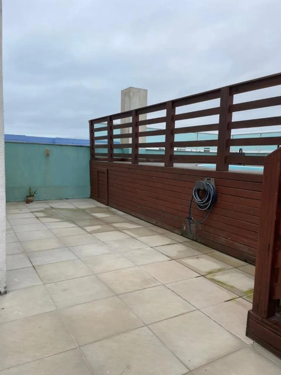 3-bedroom apartment in a building with a pool — photo 10