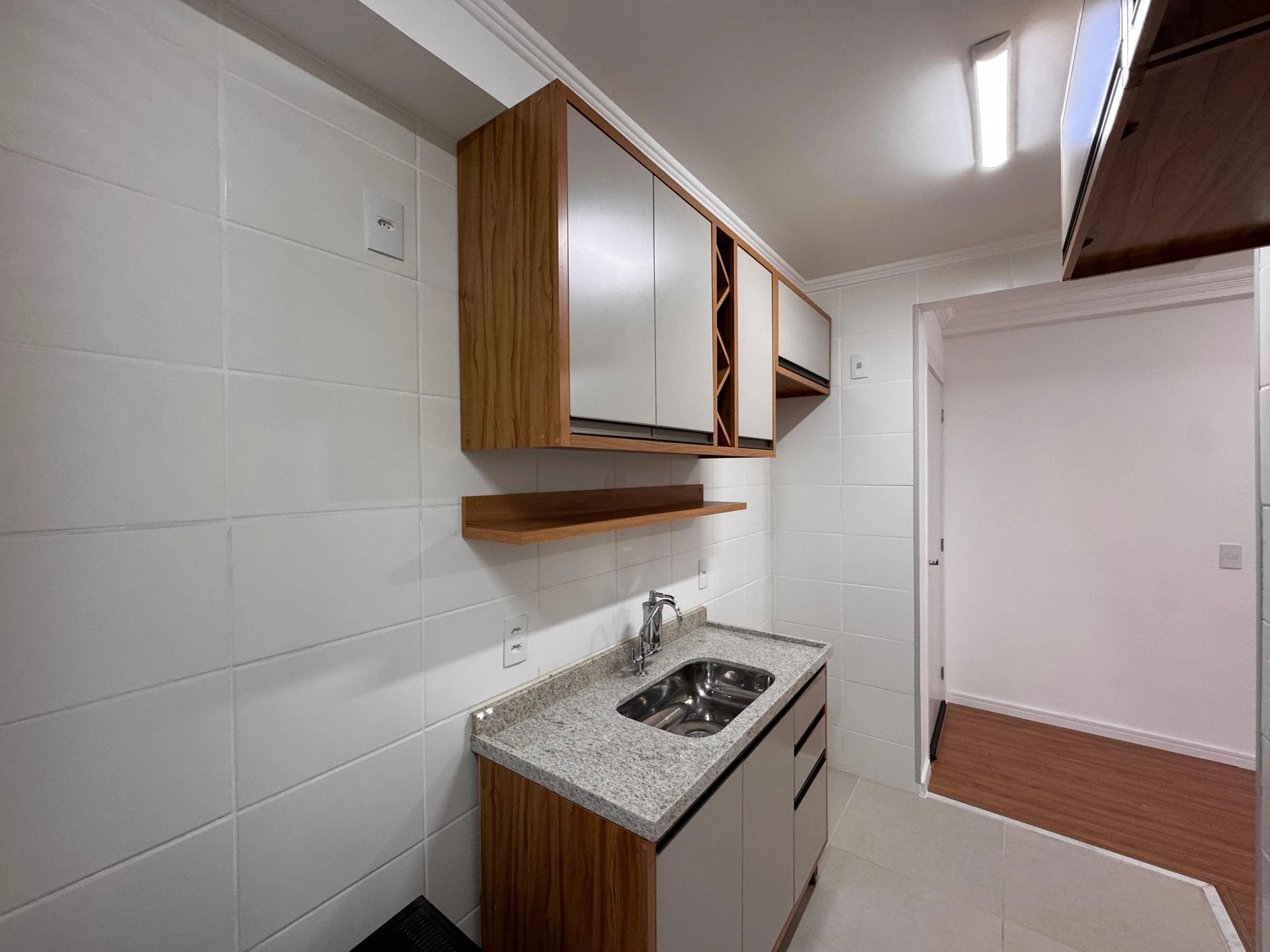 Apartment, 55 m², with wood or laminate floors — photo 7