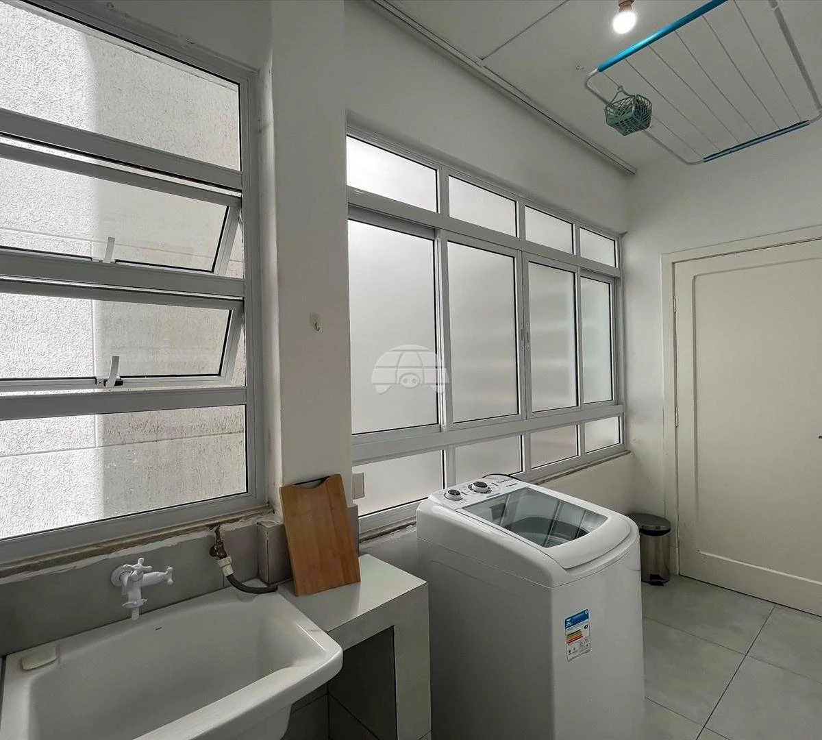 3-bedroom apartment with a park view — photo 32